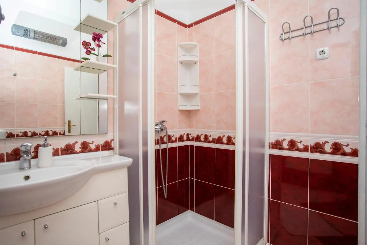 Villa Carla With Private Pool & Kids Playground - Pet Friendly Mutvoran