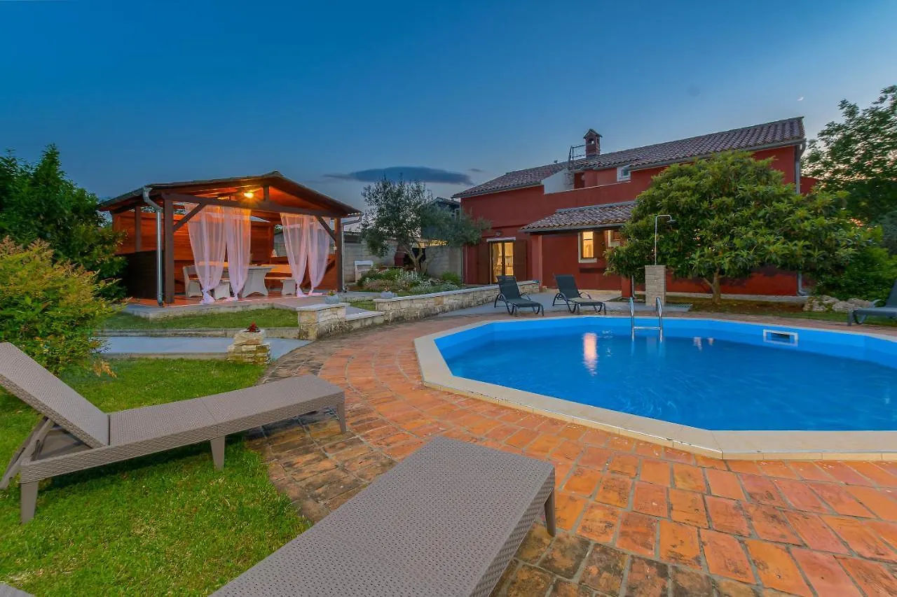 Villa Carla With Private Pool & Kids Playground - Pet Friendly Mutvoran