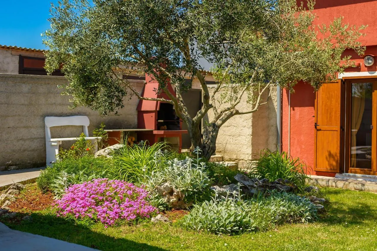 Villa Carla With Private Pool & Kids Playground - Pet Friendly Mutvoran