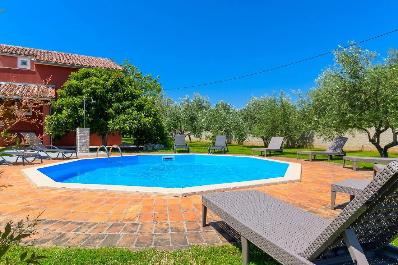 Villa Carla With Private Pool & Kids Playground - Pet Friendly Mutvoran
